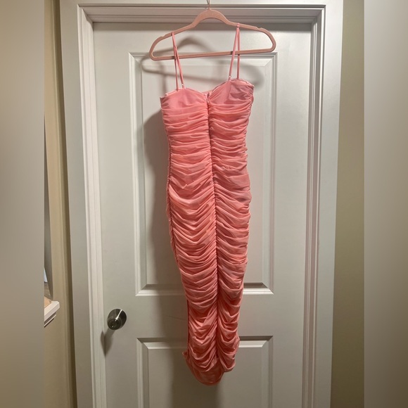 Mermaid style pink/peach dress. Body con. - Picture 2 of 2